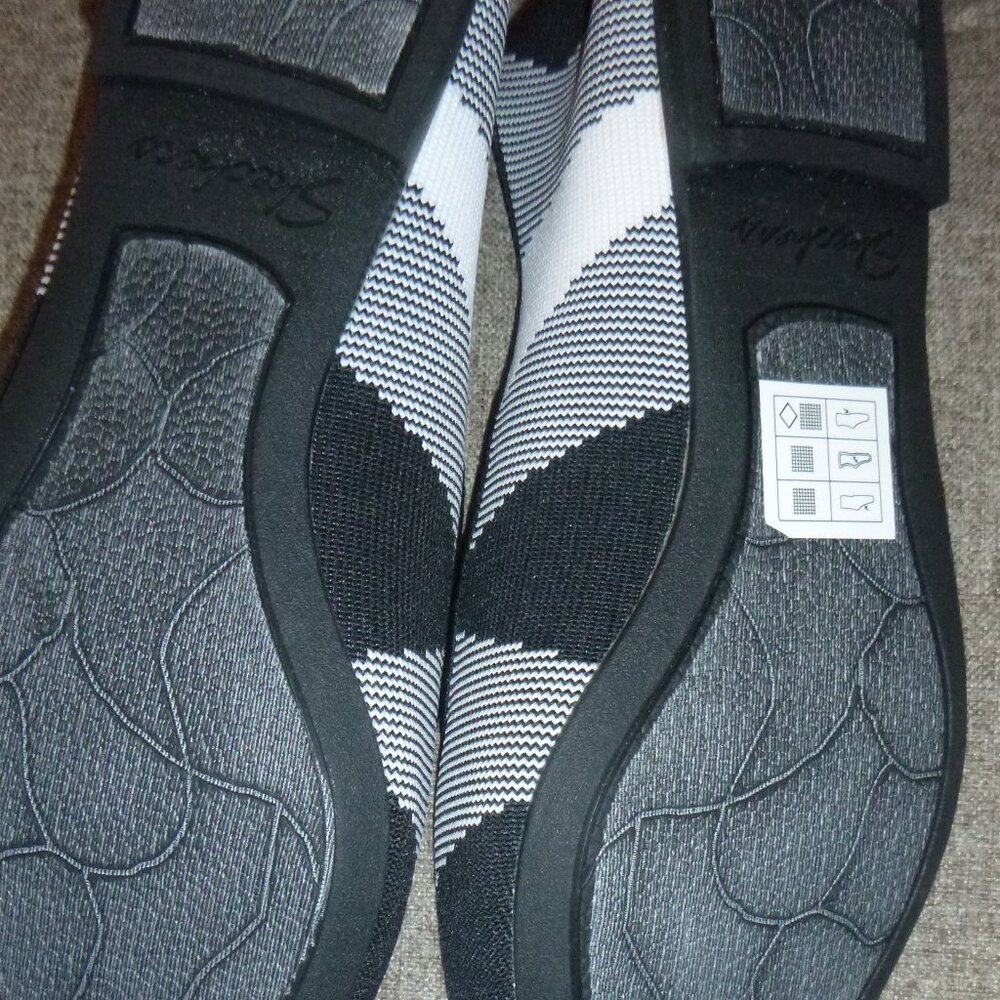 Skechers- Women's Flats, Cleo Sherlock- Geometric pattern. - Picture 6 of 6